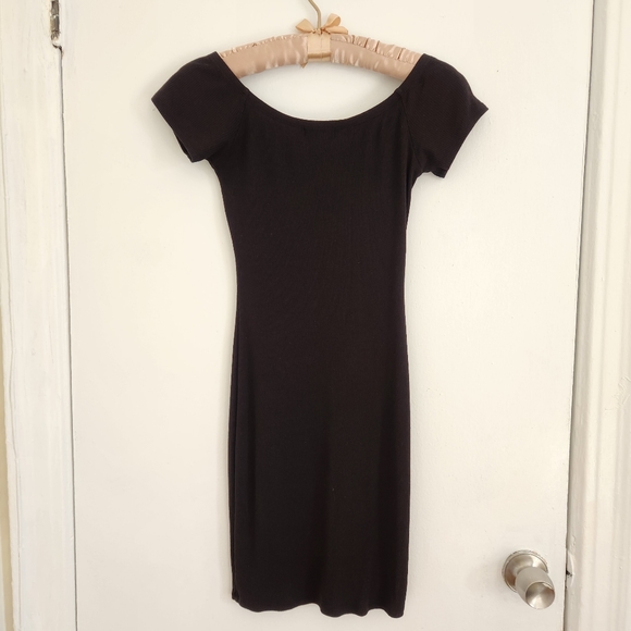 Offshoulder Dress - Picture 4 of 6